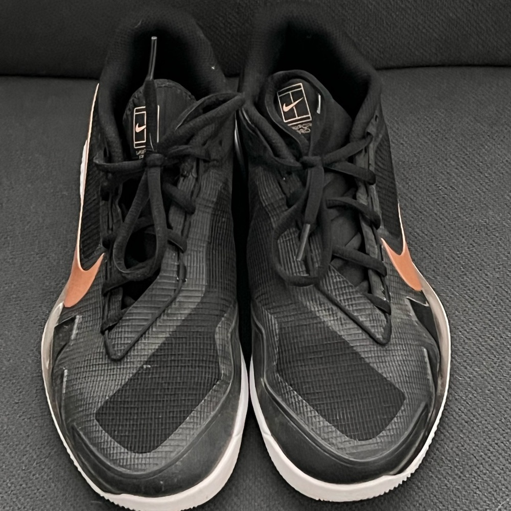 🎾 🎾 FREE SHIPPING Nike Vapor Pro Size 9.5 Tennis Shoe 🎾🎾